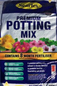 SEARLES PREMIUM POTTING MIX  65L