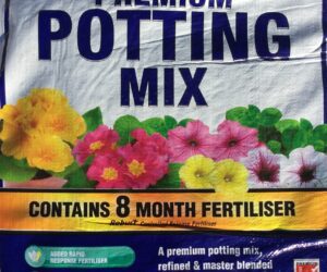 SEARLES PREMIUM POTTING MIX  65L